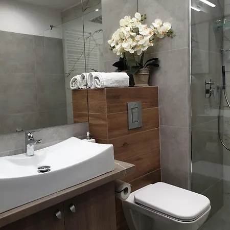 Apartment Q Meta -1, 2 Lub 3-pokojowe, Klimatyzowane Przy Manufakturze Z Garazem Lub Parkingiem Gratis, Fv Lodz