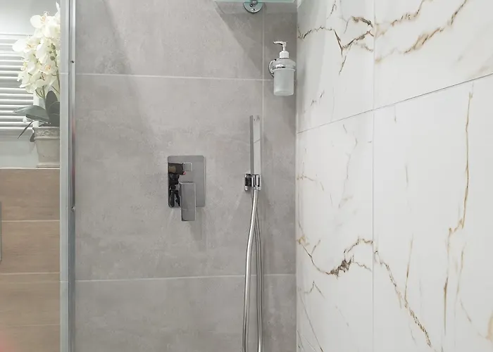 Q Meta -1, 2 Lub 3-pokojowe, Klimatyzowane Przy Manufakturze Z Garazem Lub Parkingiem Gratis, Fv Appartamento *